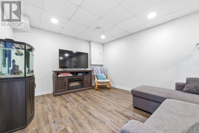 29158595/74-castleford-road/horton-twp/horton/ontario/K7V3Z8_18