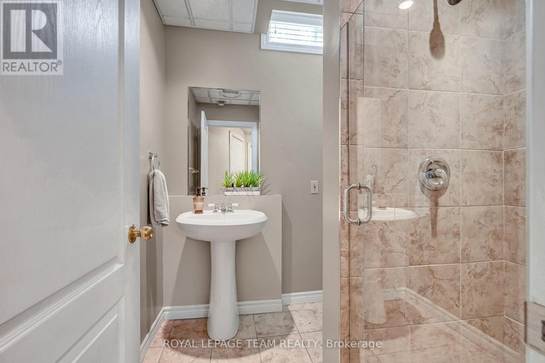28078826/1345-potter-drive/manotick-village-manotick-estates/ottawa/ontario/K4M1C6_43