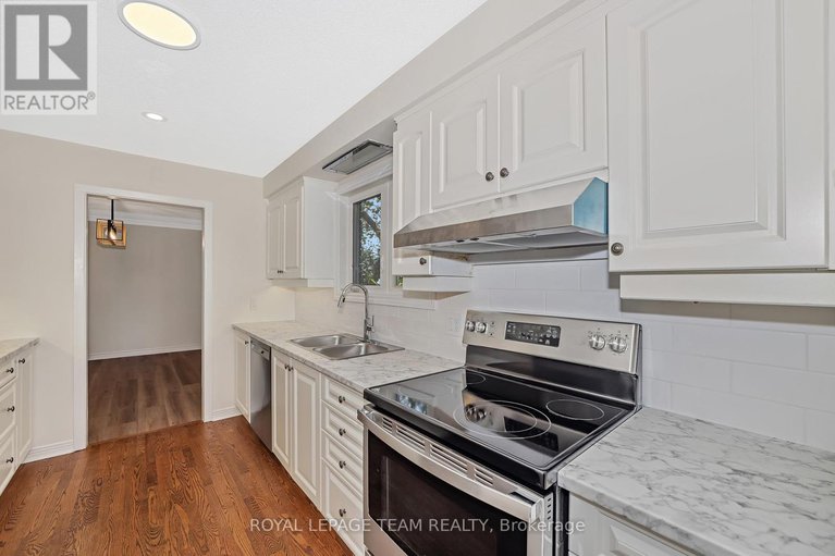 28624547/1825-yale-avenue/urbandale-acres/ottawa/ontario/K1H6S3_15