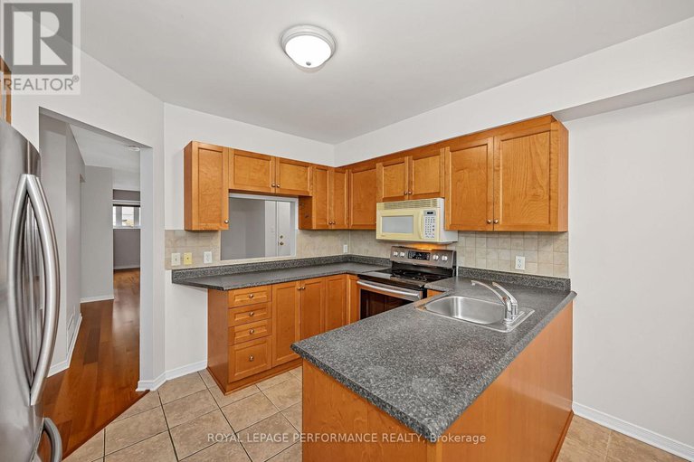 29029575/2-80-briargate-private/springridgeeast-village/ottawa/ontario/K4A0C3_15