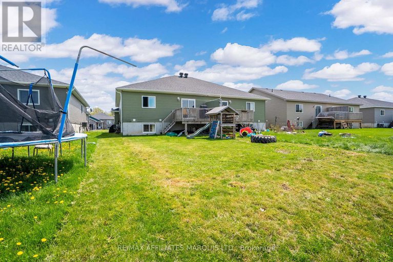 28777964/101-french-avenue/long-sault/south-stormont/ontario/K0C2P0_26