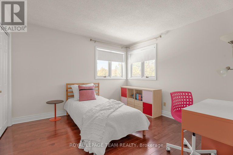 28088968/48-cedarhill-drive/cedar-hillorchard-estates/ottawa/ontario/K2R1C3_22