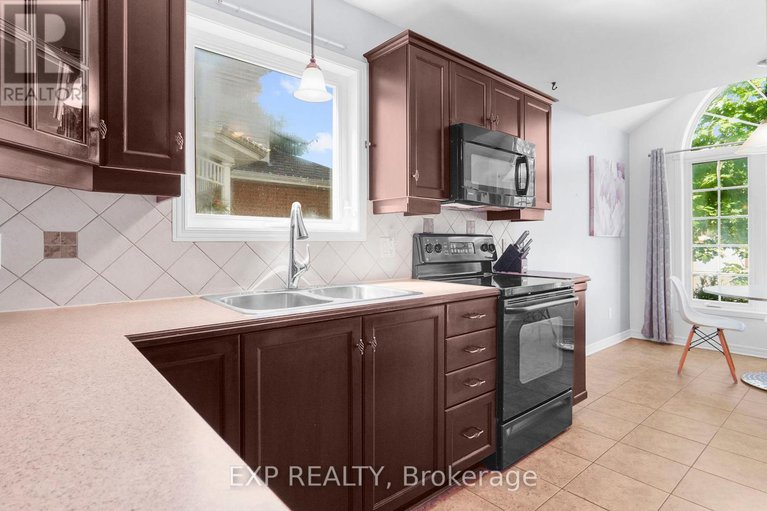 28579919/114-echowoods-avenue/stittsville-north/ottawa/ontario/K2S2E7_7