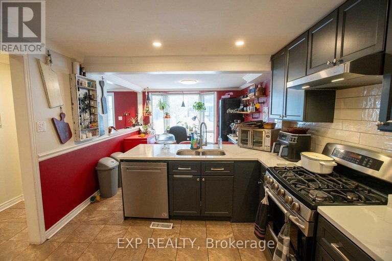 29609713/1108-grenoble-crescent/orleans-wood/ottawa/ontario/K1C2C6_6