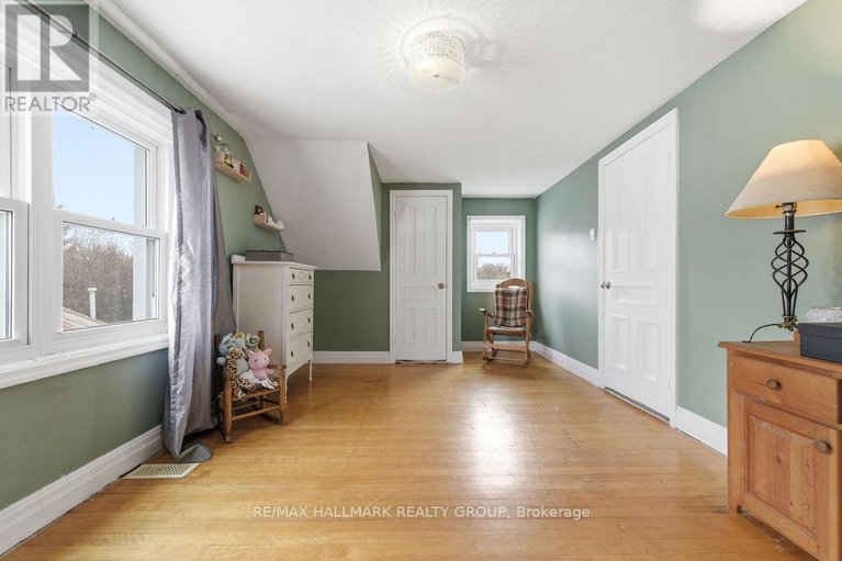 29645048/50-poole-street/mcnabbraeside-twps/mcnabbraeside/ontario/K7S1J2_26