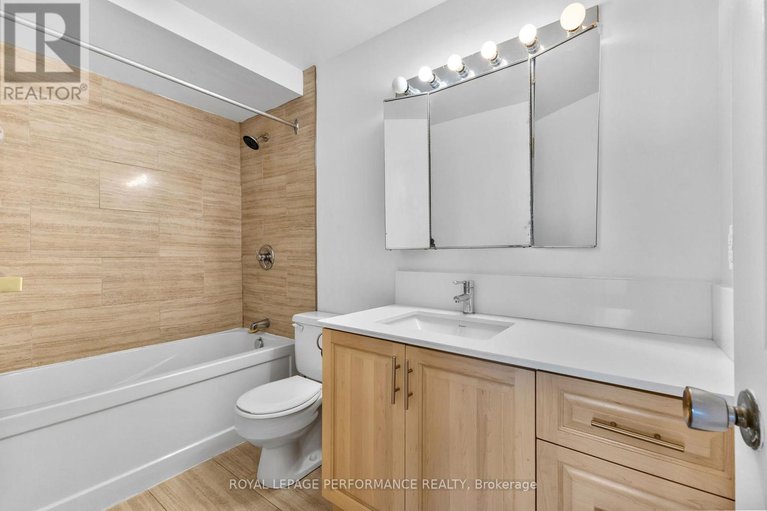 28607992/1003-1171-ambleside-drive/woodroffe/ottawa/ontario/K2B8E1_17