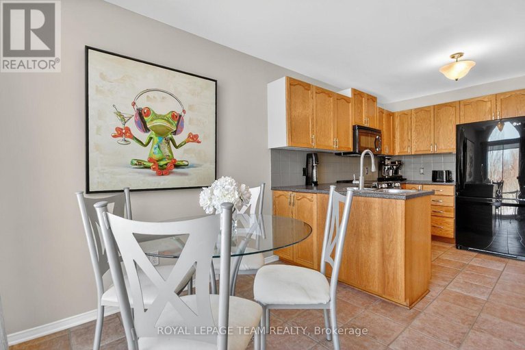 29421780/6302-sablewood-place/chapel-hill/ottawa/ontario/K1C7M6_18