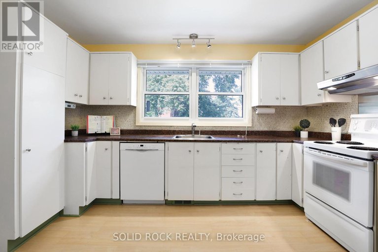 28861581/632-chadburn-avenue/riverview-park/ottawa/ontario/K1G0Y7_8