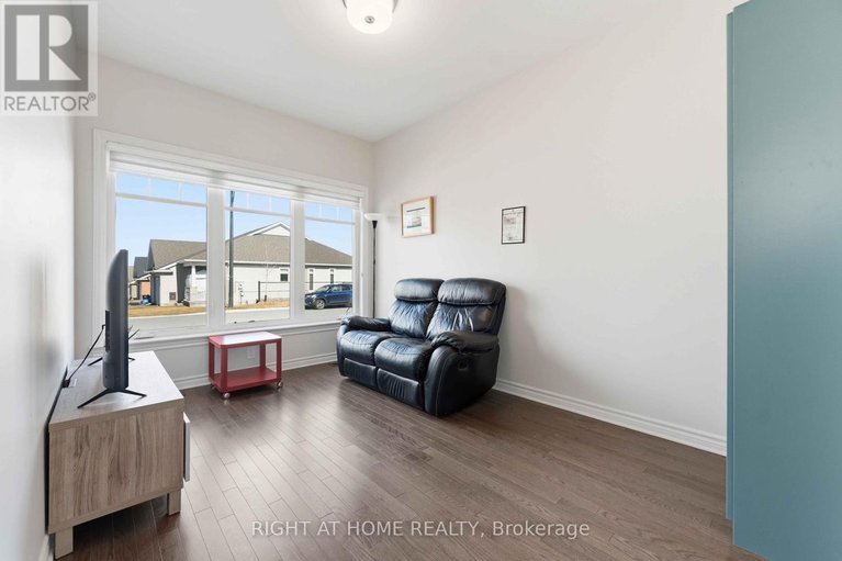 29564019/272-maygrass-way/remainder-of-stittsville-area/ottawa/ontario/K2S2K9_18