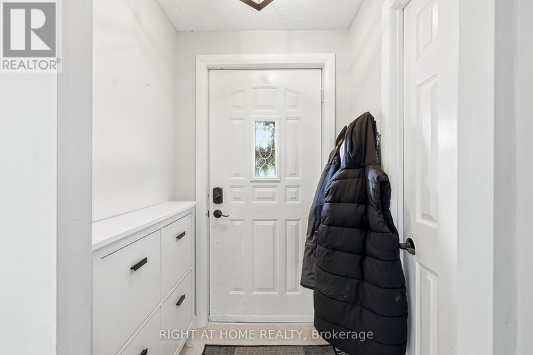 29247025/1633-lafrance-drive/queenswood-heights-south/ottawa/ontario/K1E2L7_2