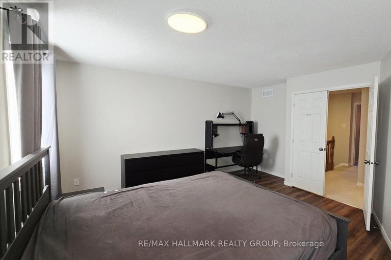 29047464/992-klondike-road/morgans-grantsouth-march/ottawa/ontario/K2K0C3_19