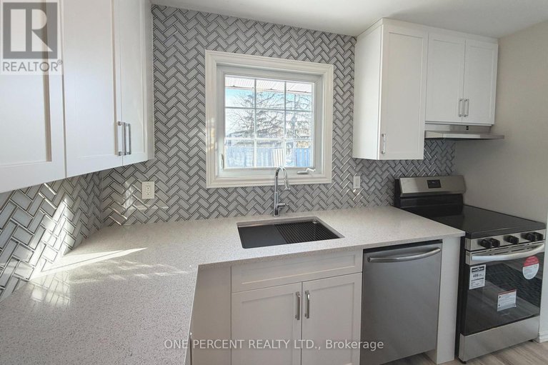 29376378/1511-fisher-avenue/carleton-square/ottawa/ontario/K2C3M8_37