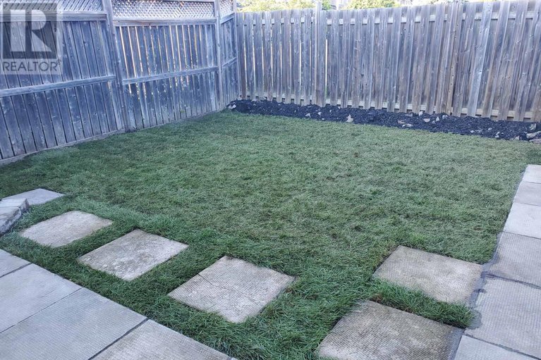 29483719/112-whispering-winds-street/mer-bleuebradley-estatesanderson-park/ottawa/ontario/K1W0B7_29