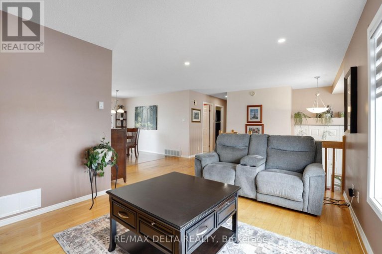 29454930/2031-devine-road/vars-village/ottawa/ontario/K0A3H0_15