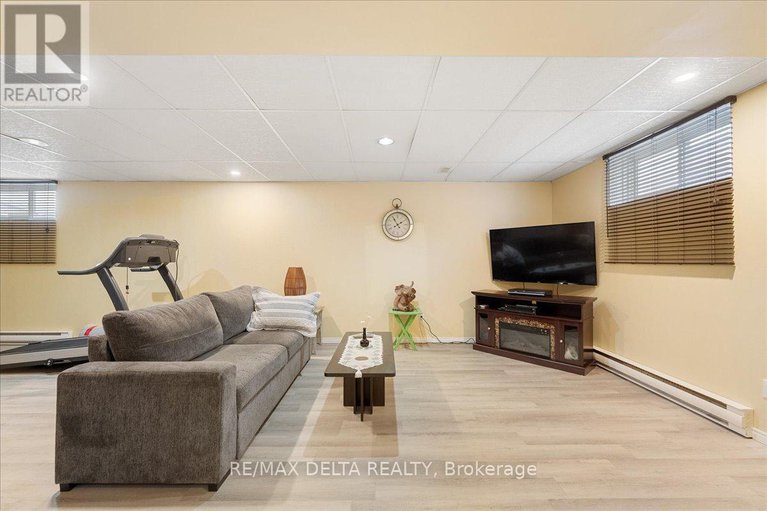 28215127/213-longueuil-street/lorignal/champlain/ontario/K0B1K0_22
