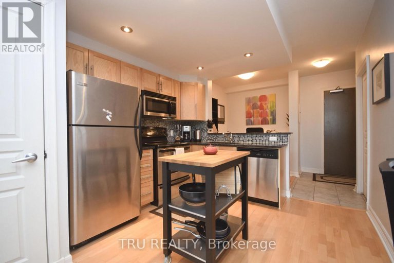 28363716/910-200-besserer-street/sandy-hill/ottawa/ontario/K1N0A7_8