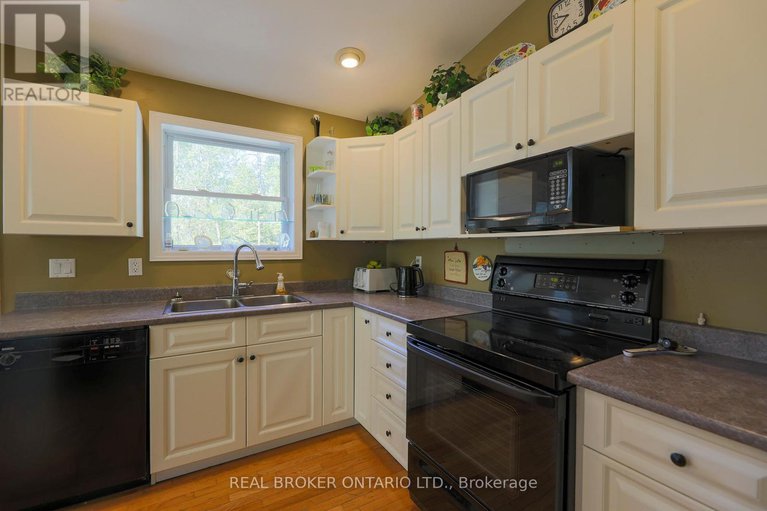 28906806/988-county-44-road/north-grenville-twp-kemptville-south/north-grenville/ontario/K0G1T0_11