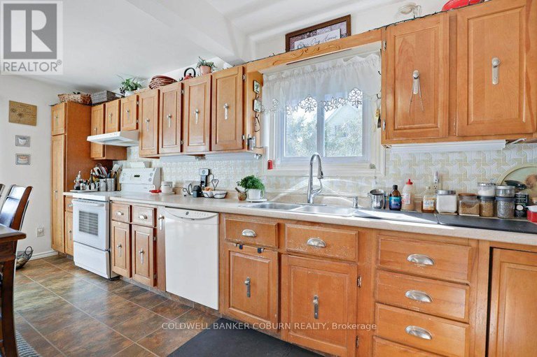 28976426/12-maple-avenue/iroquois/south-dundas/ontario/K0E1K0_15