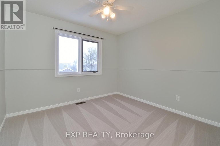 29113722/2127-lauzon-street/fallingbrookgardenway-south/ottawa/ontario/K4A3K7_32