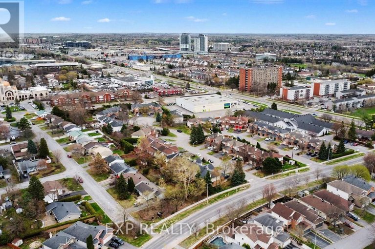 29680909/4303-sunwood-crescent/carson-grove/ottawa/ontario/K1J1B8_30