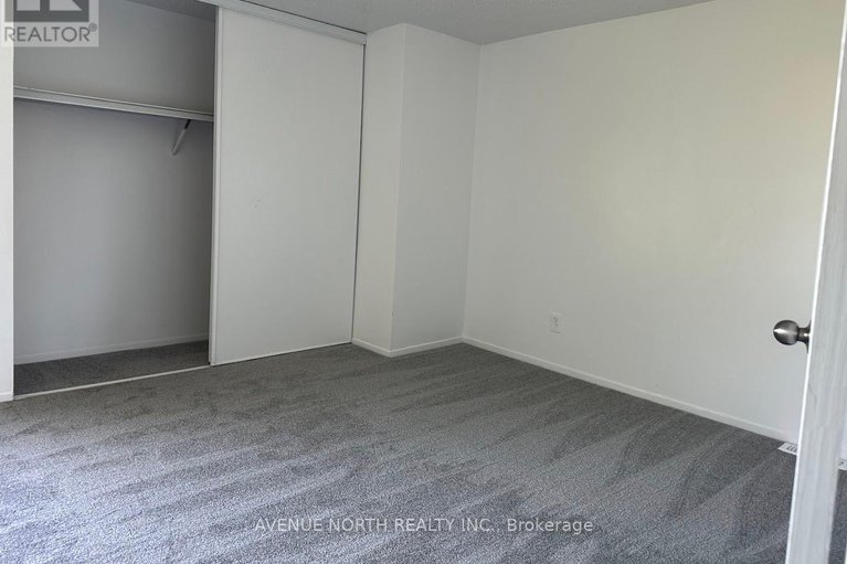 28858840/1790-dondale-st-street/pineview/ottawa/ontario/K1B5H8_13