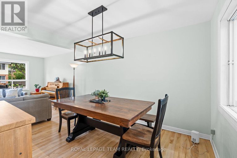 28651441/334-queen-mary-street/overbrookcastle-heights/ottawa/ontario/K1K1W9_10