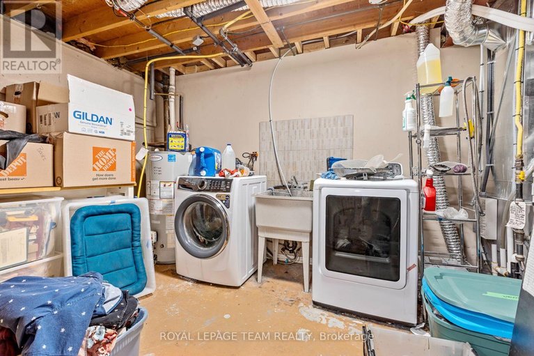 29675105/25-grady-crescent/sheahan-estatestrend-village/ottawa/ontario/K2H5S2_29