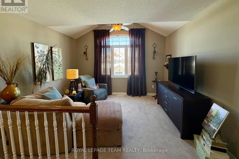 29339123/979-shimmerton-circle/emerald-meadowstrailwest/ottawa/ontario/K2M0L4_16