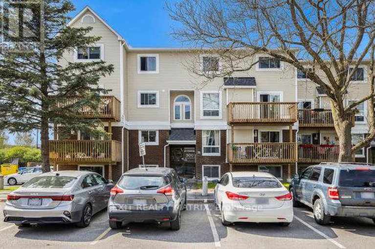 28321254/4-300-fenerty-court/katimavik/ottawa/ontario/K2L3A8_1