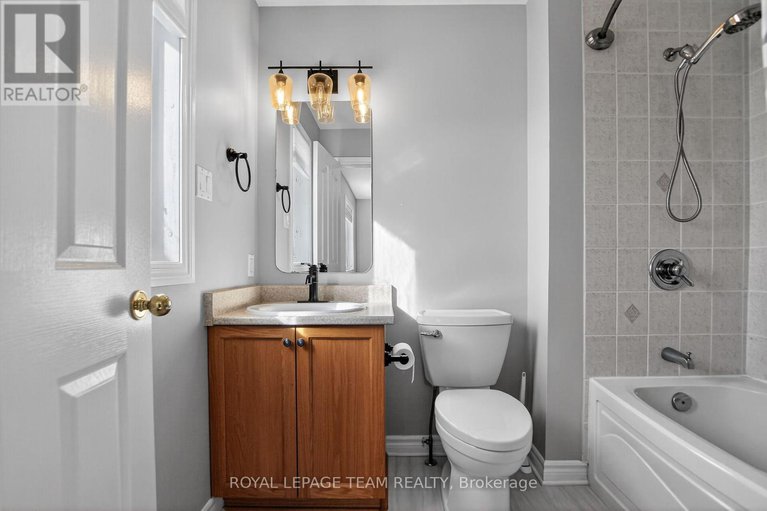 29368219/48-saddlesmith-circle/emerald-meadowstrailwest/ottawa/ontario/K2M2Y9_25