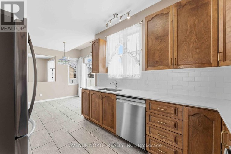 29591014/1838-mccallum-drive/fallingbrookgardenway-south/ottawa/ontario/K4A3S9_18