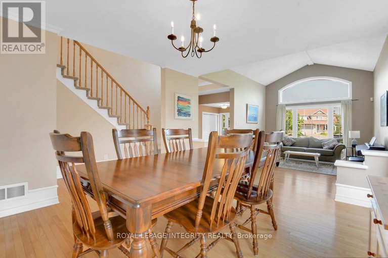 28624550/11-honeywood-court/riverside-southgloucester-glen/ottawa/ontario/K1V1Y4_9