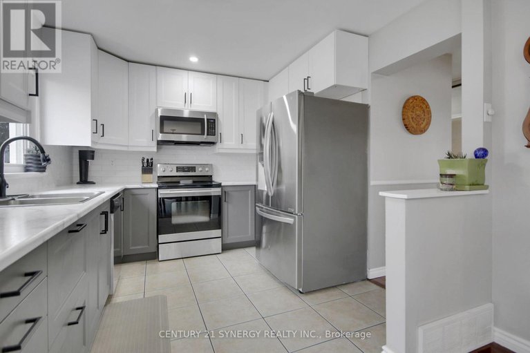 28283837/19-seabrooke-drive/glencairnhazeldean/ottawa/ontario/K2L2H8_14