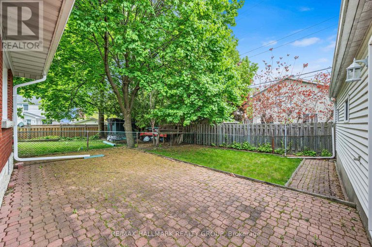 28477413/141-dahlia-avenue/applewood-acres/ottawa/ontario/K1H6G1_31