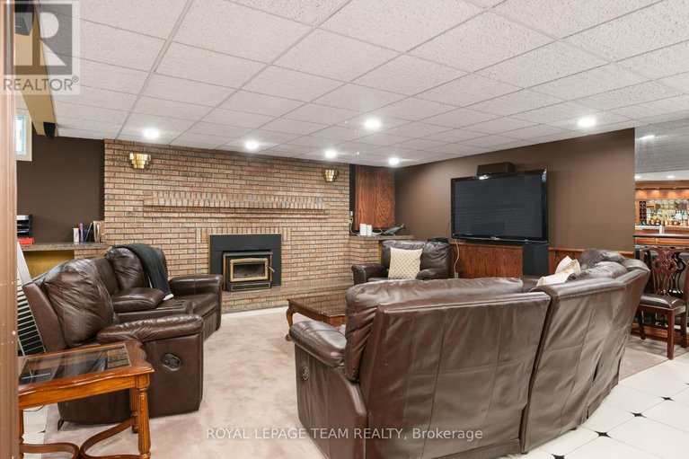 28150557/10-nancy-avenue/sheahan-estatestrend-village/ottawa/ontario/K2H8L4_36