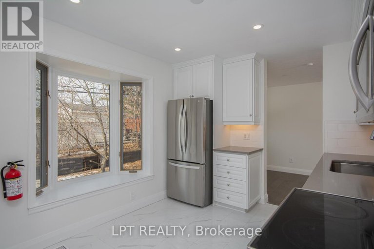 29606503/2317-elmira-drive/parkway-park/ottawa/ontario/K2C1H3_18