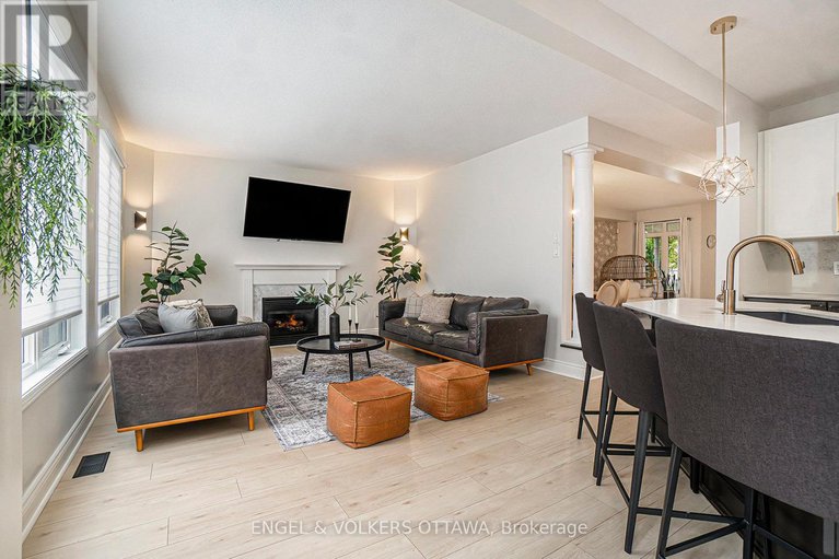 28918373/2399-glandriel-crescent/springridgeeast-village/ottawa/ontario/K4A4T1_9