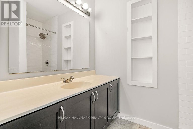 28556147/4-1-timberview-way/westcliffe-estates/ottawa/ontario/K2H9M7_34