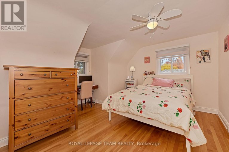 29030810/1195-major-street/bel-air-park/ottawa/ontario/K2C2S1_16