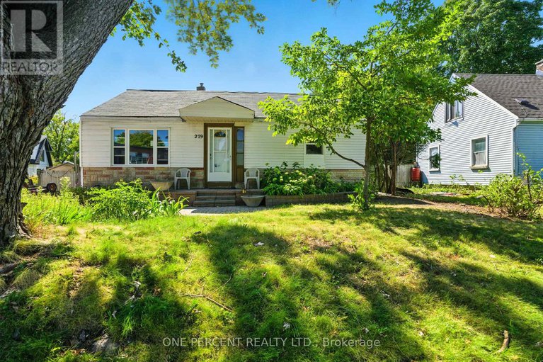 28852356/279-anna-avenue-w/carlington/ottawa/ontario/K1Z7V5_1