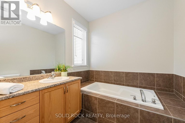 29243222/108-palfrey-way/emerald-meadowstrailwest/ottawa/ontario/K2V0A5_15