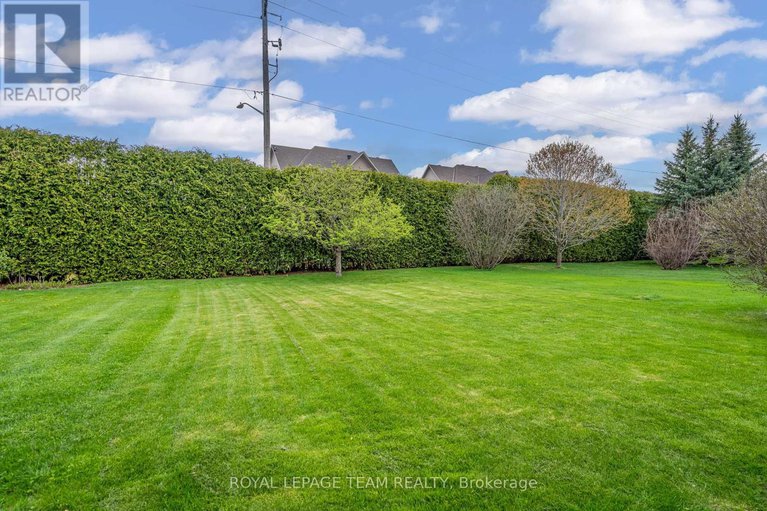 28339224/13-eileen-crescent/stittsville-central/ottawa/ontario/K2S1M3_37