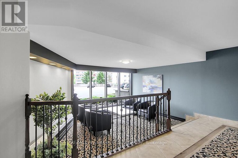 28580775/2201-1081-ambleside-avenue/woodroffe/ottawa/ontario/K2B8C8_28