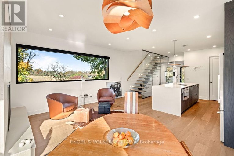 29446343/127-peridot-private/experimental-farm/ottawa/ontario/K2C3M3_33