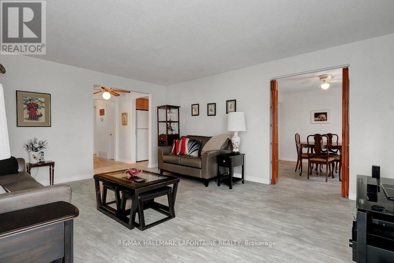 29444353/2443-ogilvie-road/beacon-hill-north/ottawa/ontario/K1J7N3_7