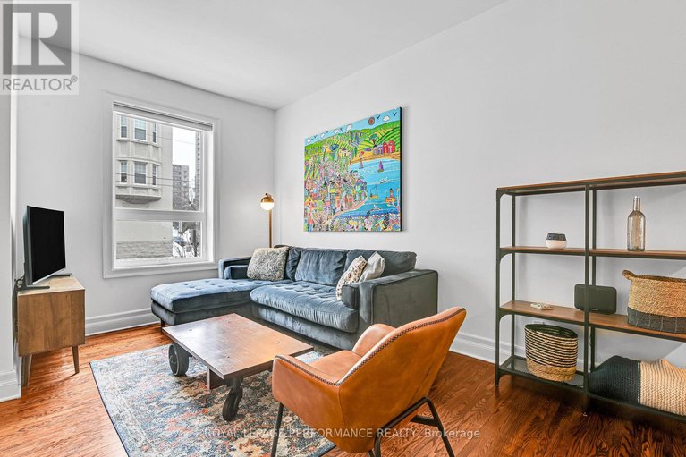 28634698/194-charlotte-street/sandy-hill/ottawa/ontario/K1N8K9_3