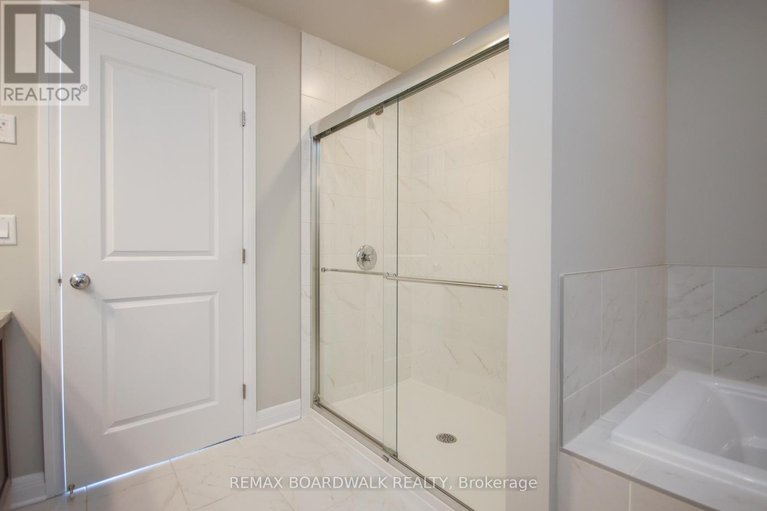 29643947/74-michael-stoqua-street/cfb-rockcliffe-and-area/ottawa/ontario/K1K5A2_20