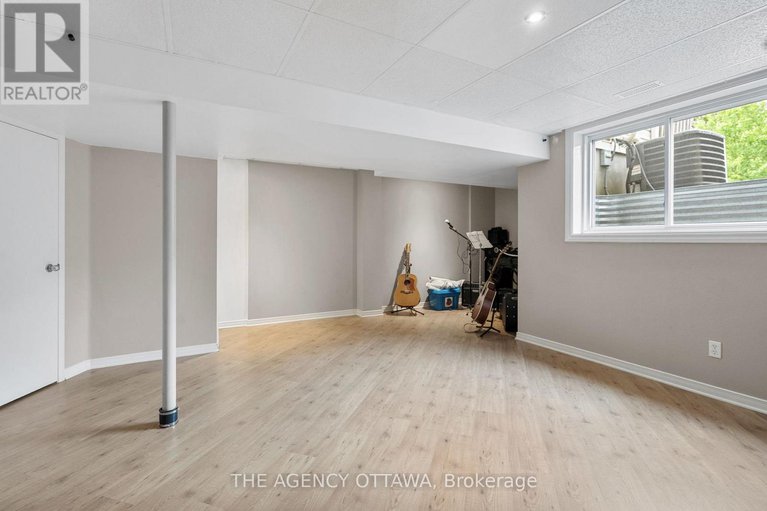 28611358/55-springcreek-crescent/bridlewood/ottawa/ontario/K2M2M2_29