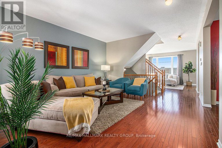 28370521/280-trail-side-circle/springridgeeast-village/ottawa/ontario/K4A5B1_5