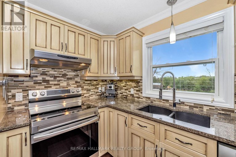 28370702/3-cheyenne-trail/augusta-twp/augusta/ontario/K6V5T2_12
